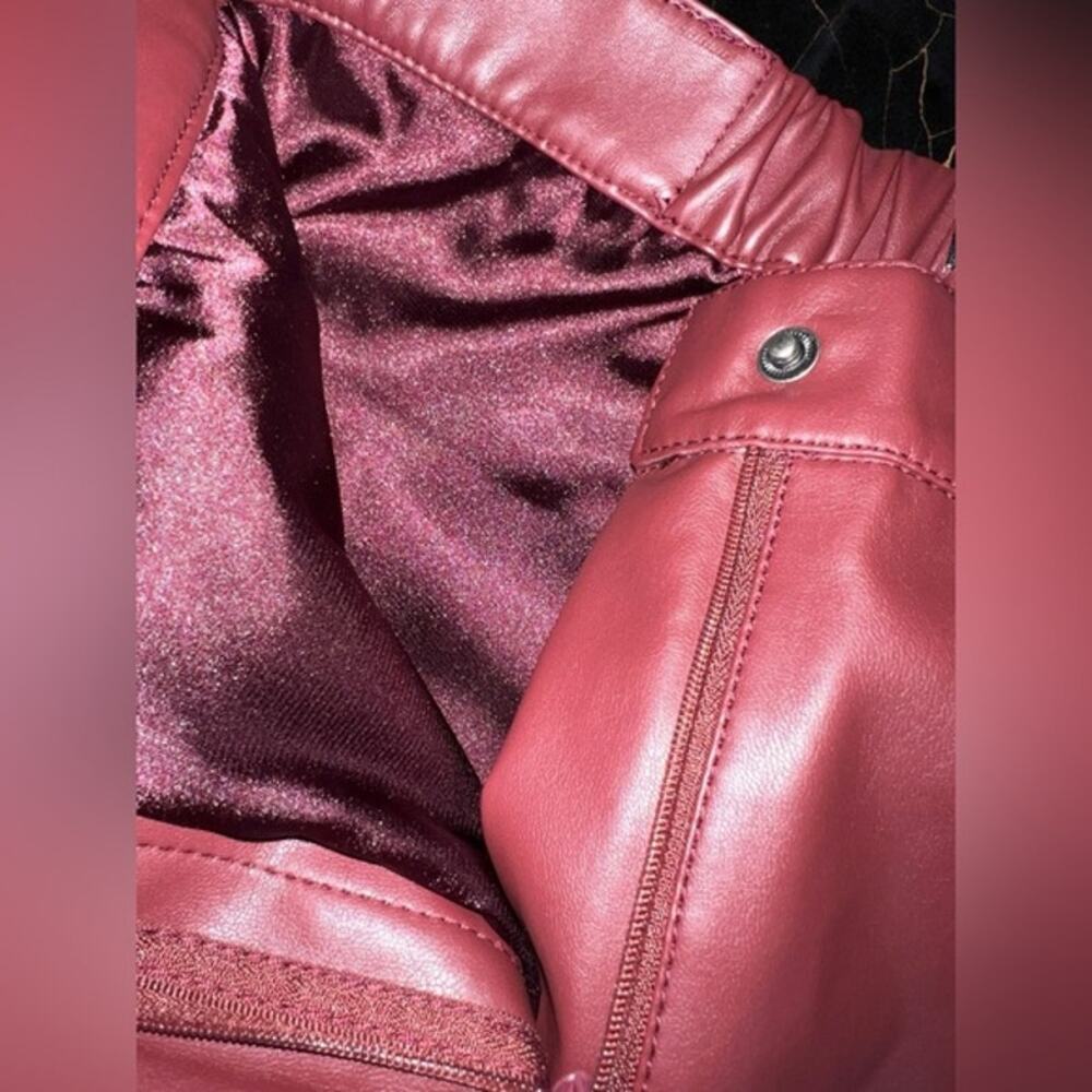 Central Park West Burgundy Faux Leather Pants Cropped Straight Leg Size S NWT - Picture 5 of 5